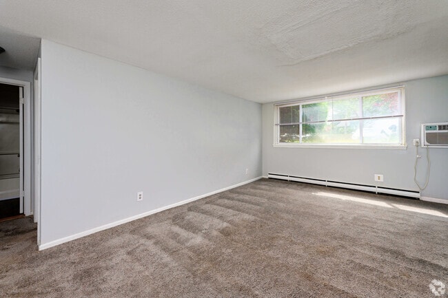 1BR, 1BA - 700SF - Living Room - Chili Garden Apartments