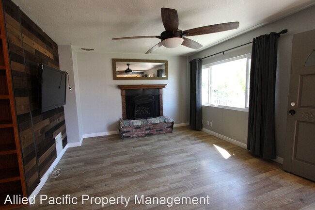Building Photo - 3 br, 2.5 bath House - 12605 5th St.