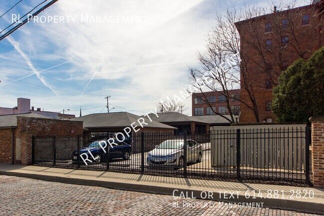 Foto del edificio - Beautiful 2 bedroom 2.5 bathroom condo in ...