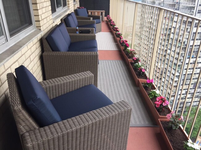 Building Photo - 6040 JFK Blvd E