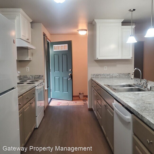 Building Photo - 3 br, 2 bath House - 90 E Lakeshore Drive ...