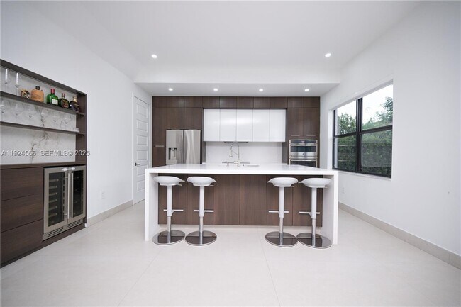 Foto del edificio - 8842 NW 161st Terrace