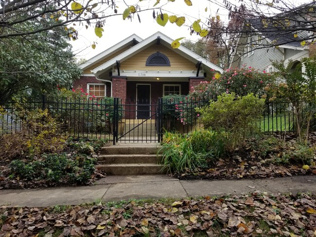 Building Photo - 2738 Shippen Ave