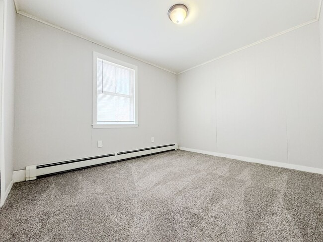 Building Photo - 85 Bridge St