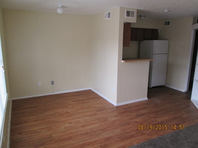 Building Photo - 4602 Columbia Ave