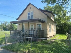 Building Photo - 1412 N Champaign St