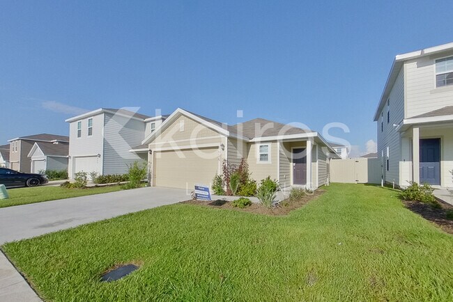 Building Photo - 8656 SW 44th Ct
