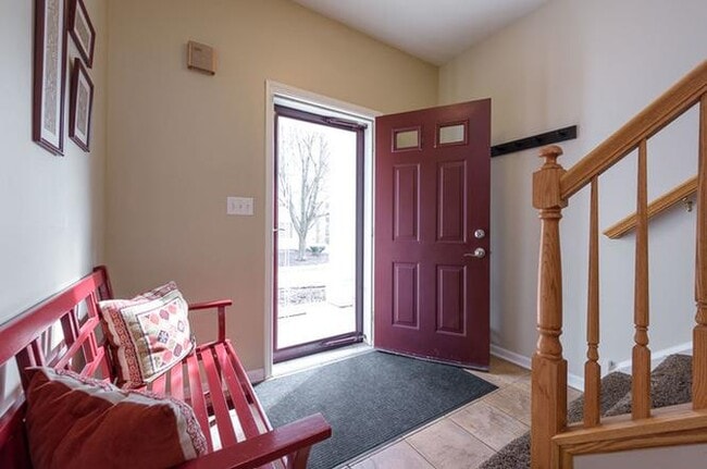 Building Photo - 4656 N Lamon Ave