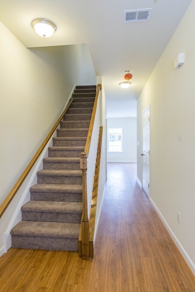 Building Photo - 2033 Arey Ln