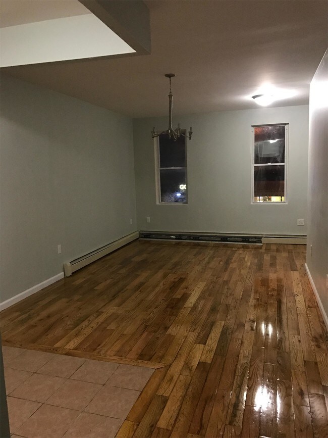 Foto del edificio - 511 E 183rd St