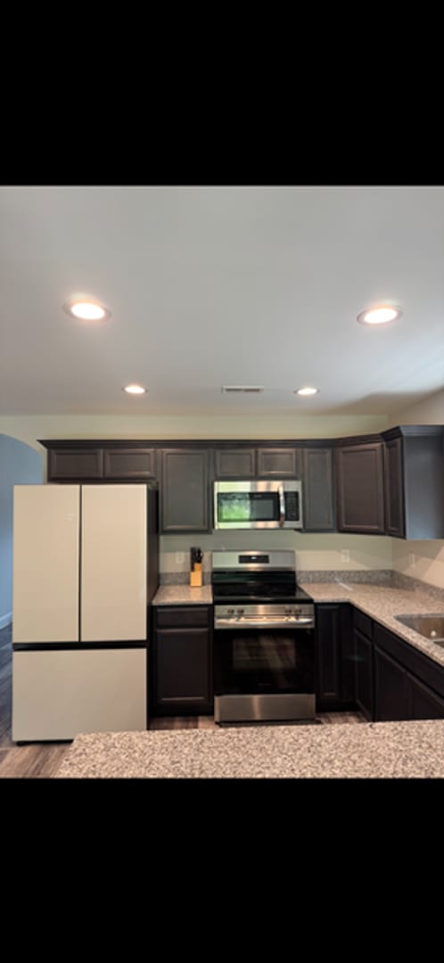 Building Photo - Single Family Home