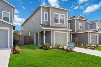 Building Photo - 939 Pertuso Ln