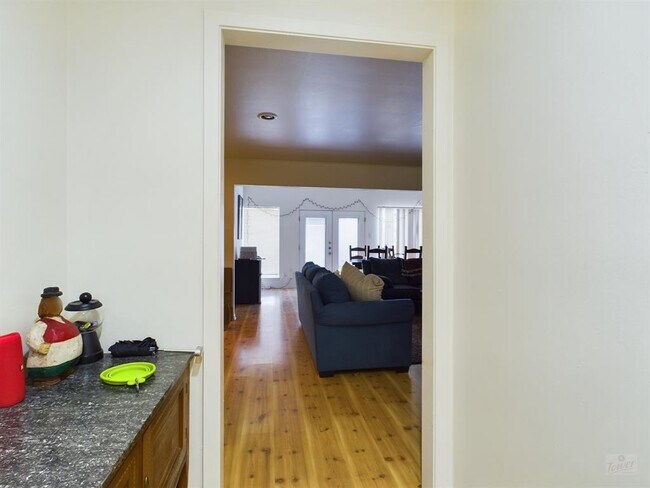 Building Photo - 3817 Avenue F