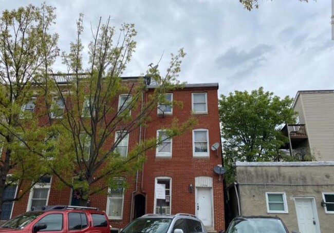 Casa de 2 dormitorios y 2 baños recientemente renovada en Upper Fells Point - 1926 Gough St