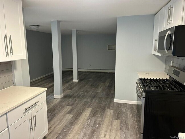 Building Photo - 47 John St