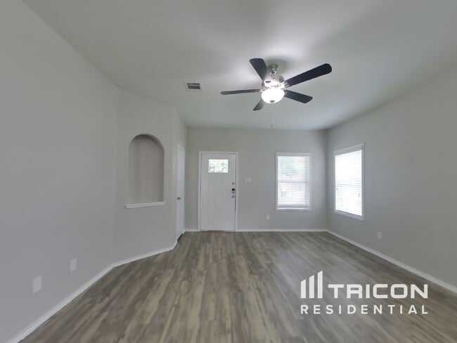 Building Photo - 514 Batten Way