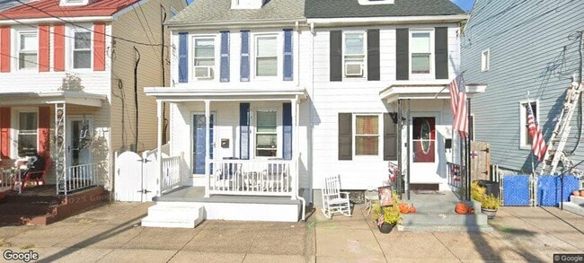 Photo - 327 Walnut St House