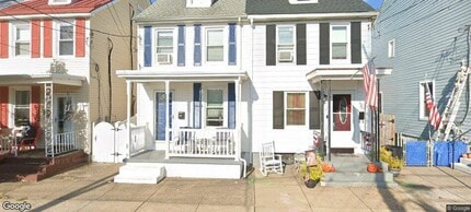 Building Photo - 327 Walnut St