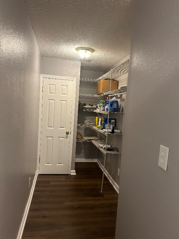 Foto del edificio - 8510 Timberwood Ln