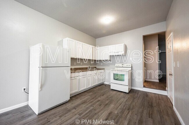 Foto del edificio - 3014 W 10th St