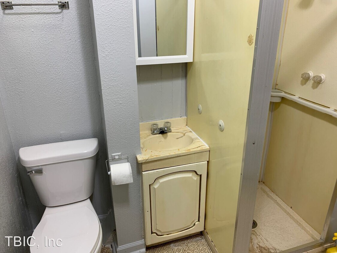 Primary Photo - 432 W 3rd St