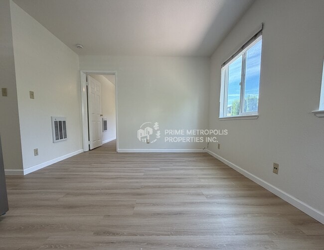 Building Photo - 447 Haddon Rd