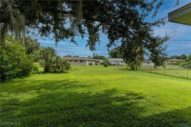Foto del edificio - 365 Skylark Ln NW