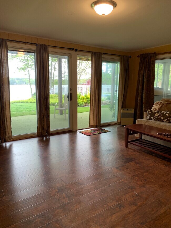 Entrance in Living Area - 68 Horse Pond Rd