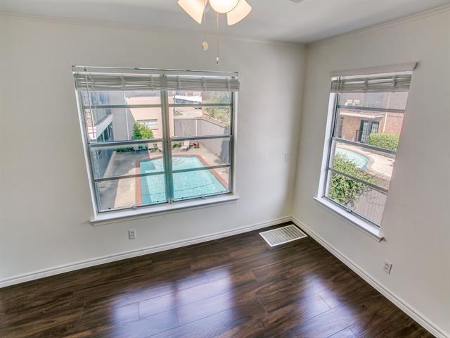 Foto del edificio - 8602 Baltimore Dr