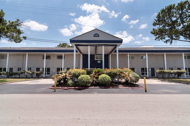 Foto del edificio - 9406 Redford Ave