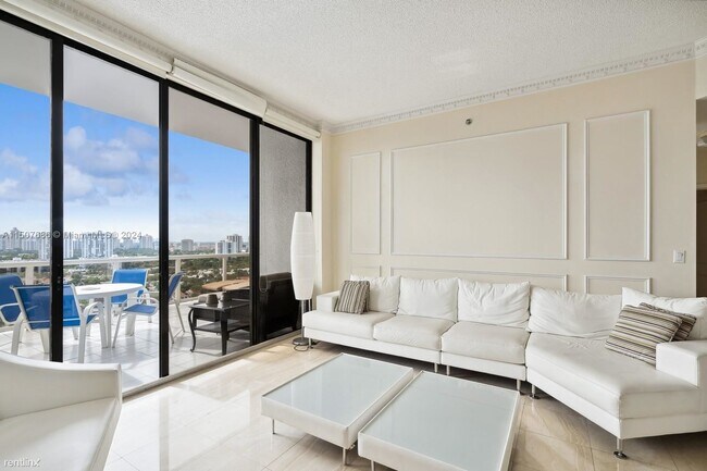 Building Photo - 3 br, 2 bath House - 3600 Yacht Club Dr Ap...