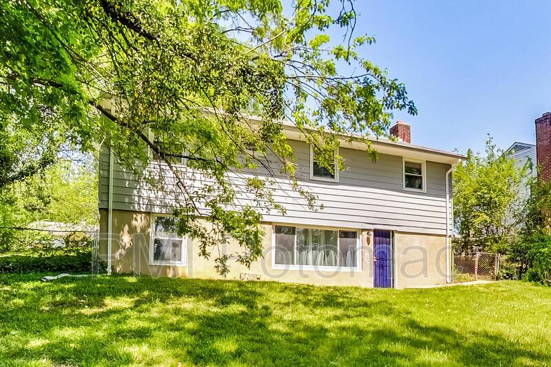 Primary Photo - 5703 Kennedy St