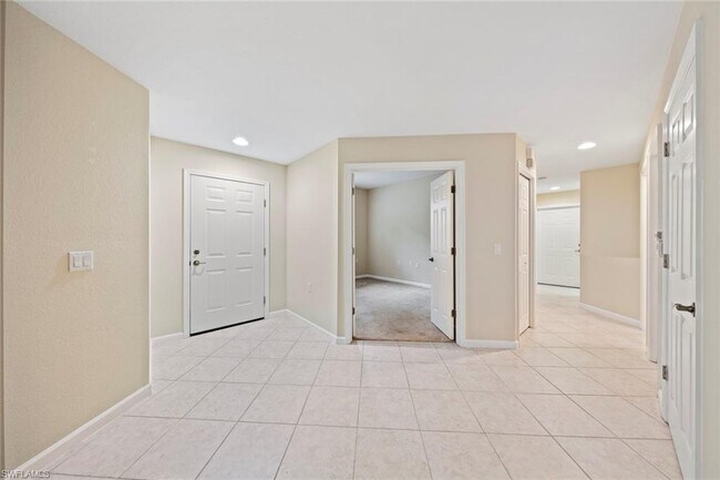 Building Photo - 9211 Palmetto Ridge Dr