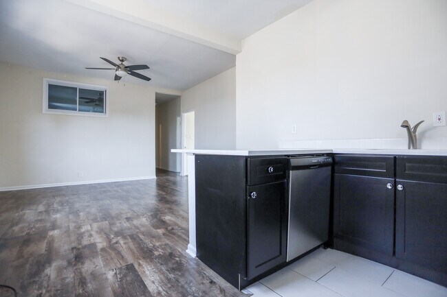 Foto del edificio - 4400 N Magnolia-331