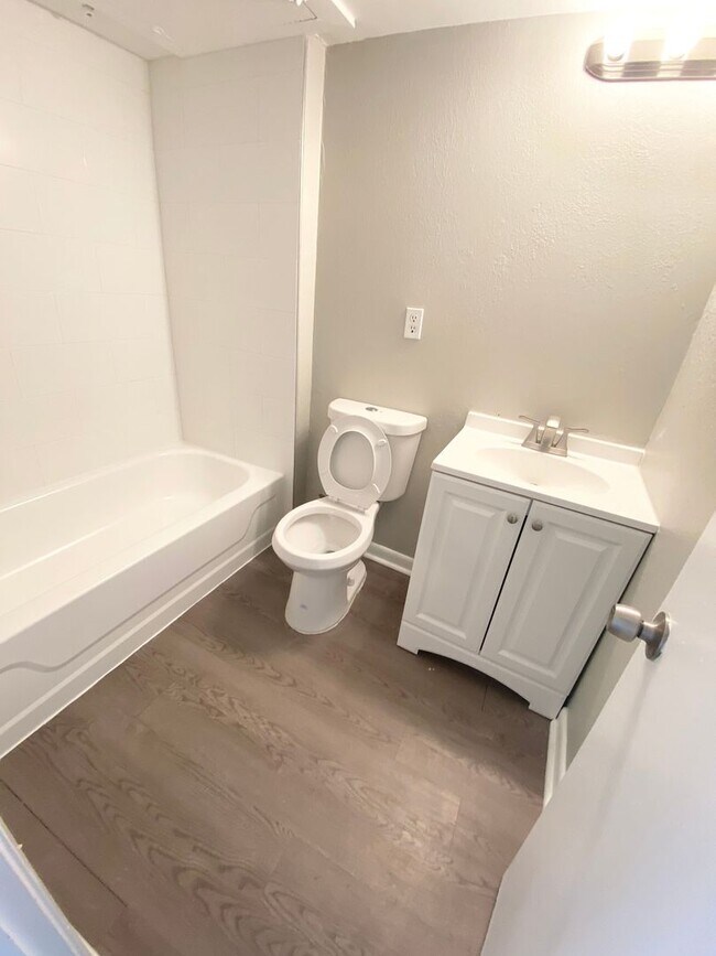 Foto del edificio - 1BD/1BA Condo located on the Germantown/Me...