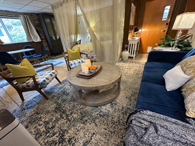 Foto del edificio - 727 N 179th Pl