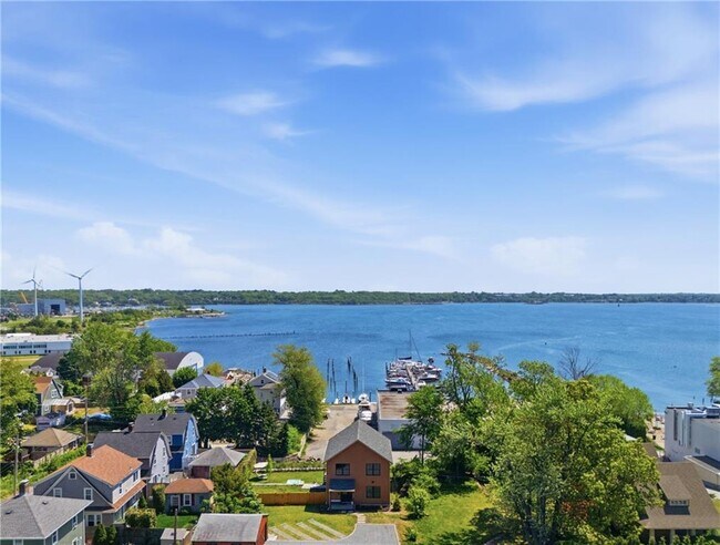 Foto del edificio - 1124 Narragansett Blvd