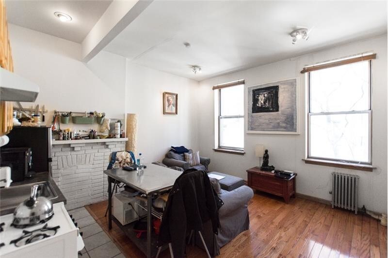 Primary Photo - 47 W 8th St