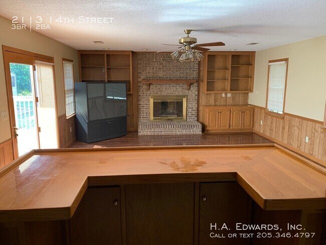Building Photo - 2113 14th Street East