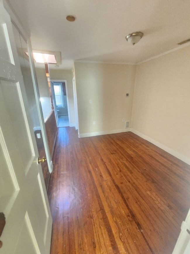 Building Photo - 2702 Wilkens Ave