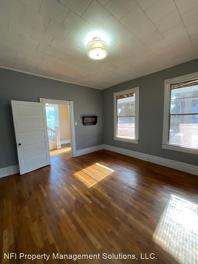 Building Photo - 3 br, 2 bath House - 910 N. Davis Hwy