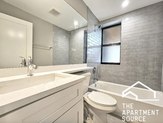 Building Photo - 3939 N Janssen Ave