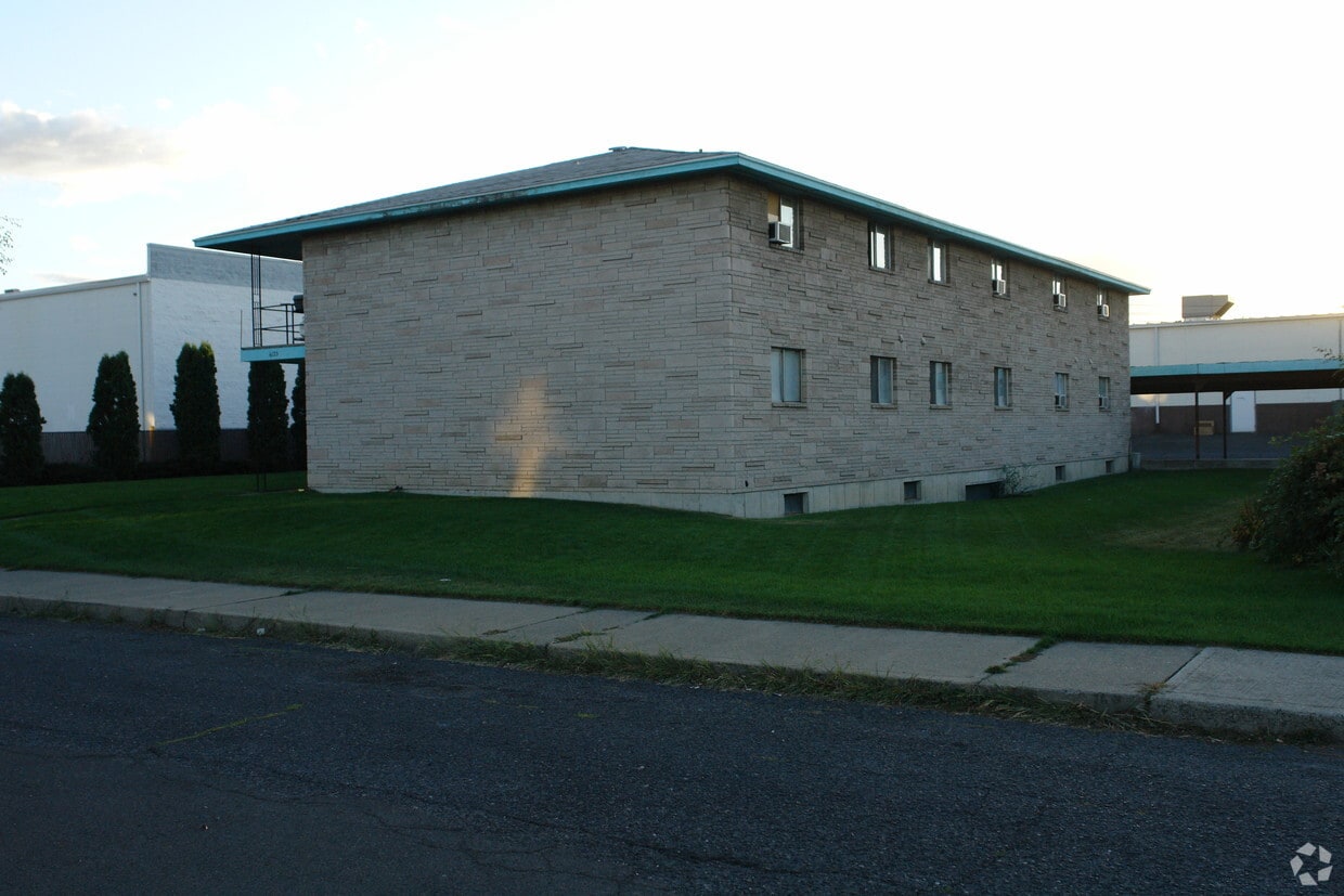 6125 N Mayfair St, Spokane, WA 99208 Apartments in Spokane, WA