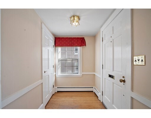 Foto del edificio - 18 Lowell Rd