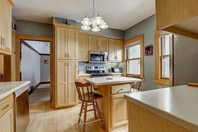 Building Photo - Cramer Duplex