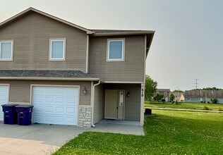 Building Photo - 619 Northfield Rd