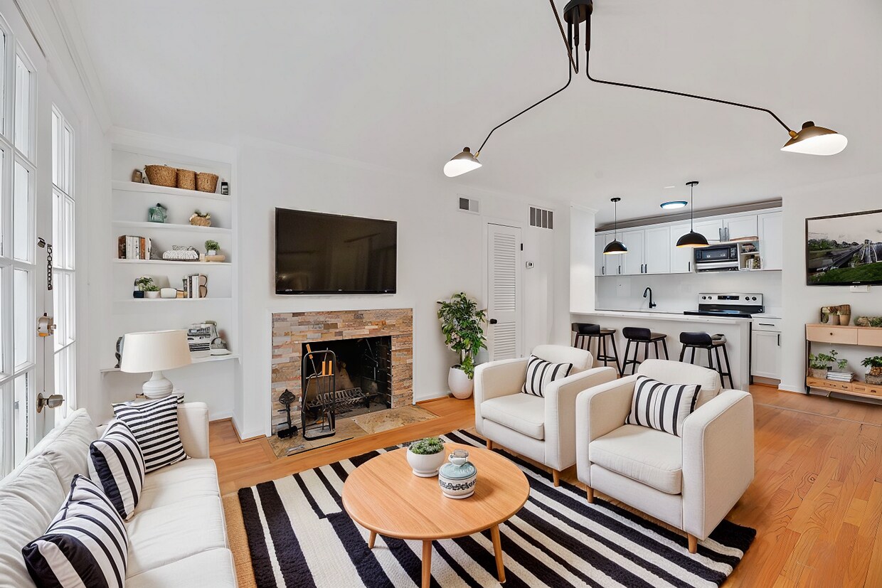 Foto principal - 2510 East Pl NW