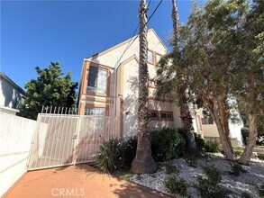 Building Photo - 1450 N Vista St