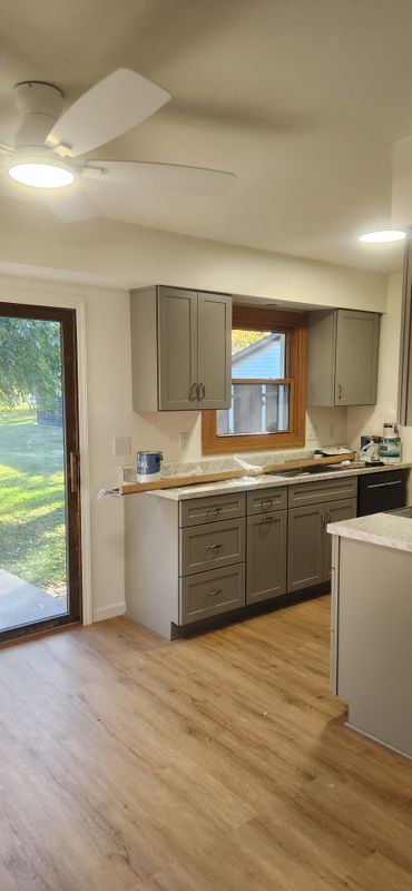 Foto del edificio - 326 E 2nd St