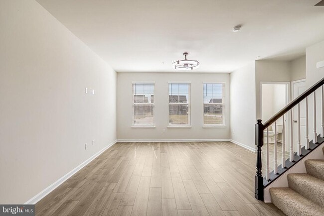 Building Photo - 421 Ensemble Wy